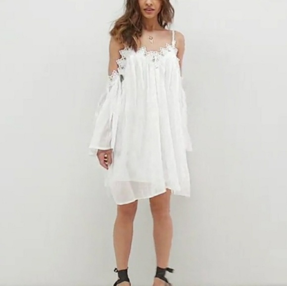 boohoo cold shoulder dress